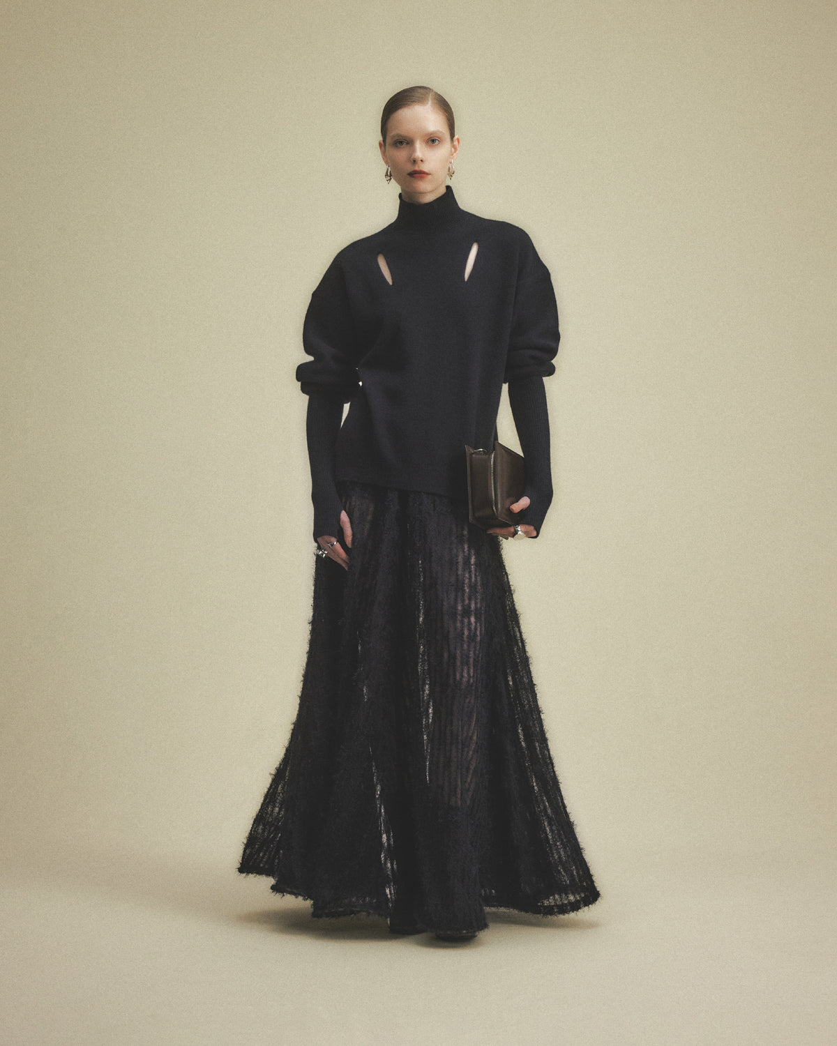 CHEST-SLIT EXTENDED-RIB SWEATER