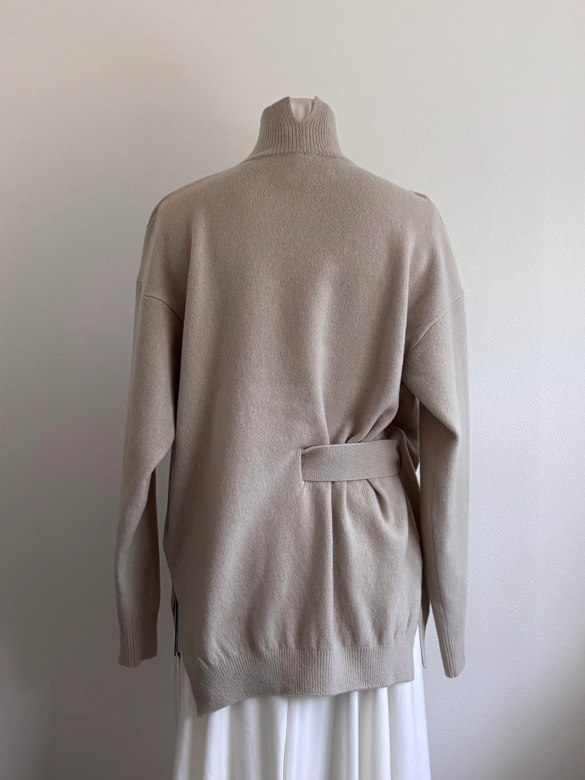 OPEN-DETAIL SWEATER