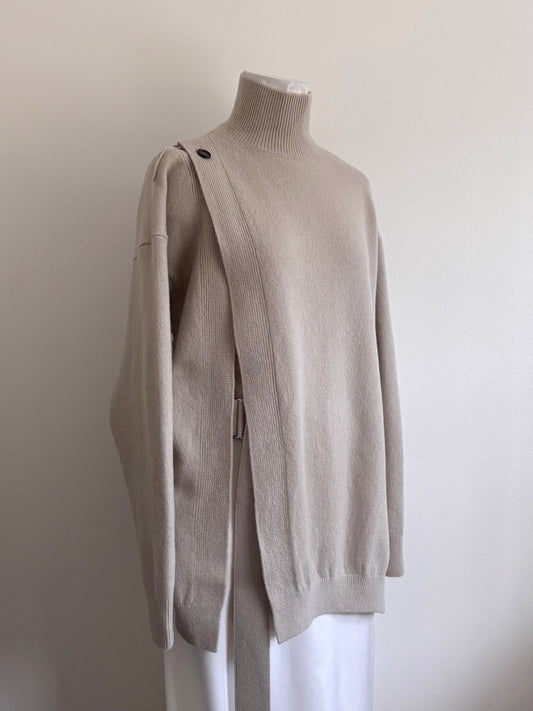 OPEN-DETAIL SWEATER