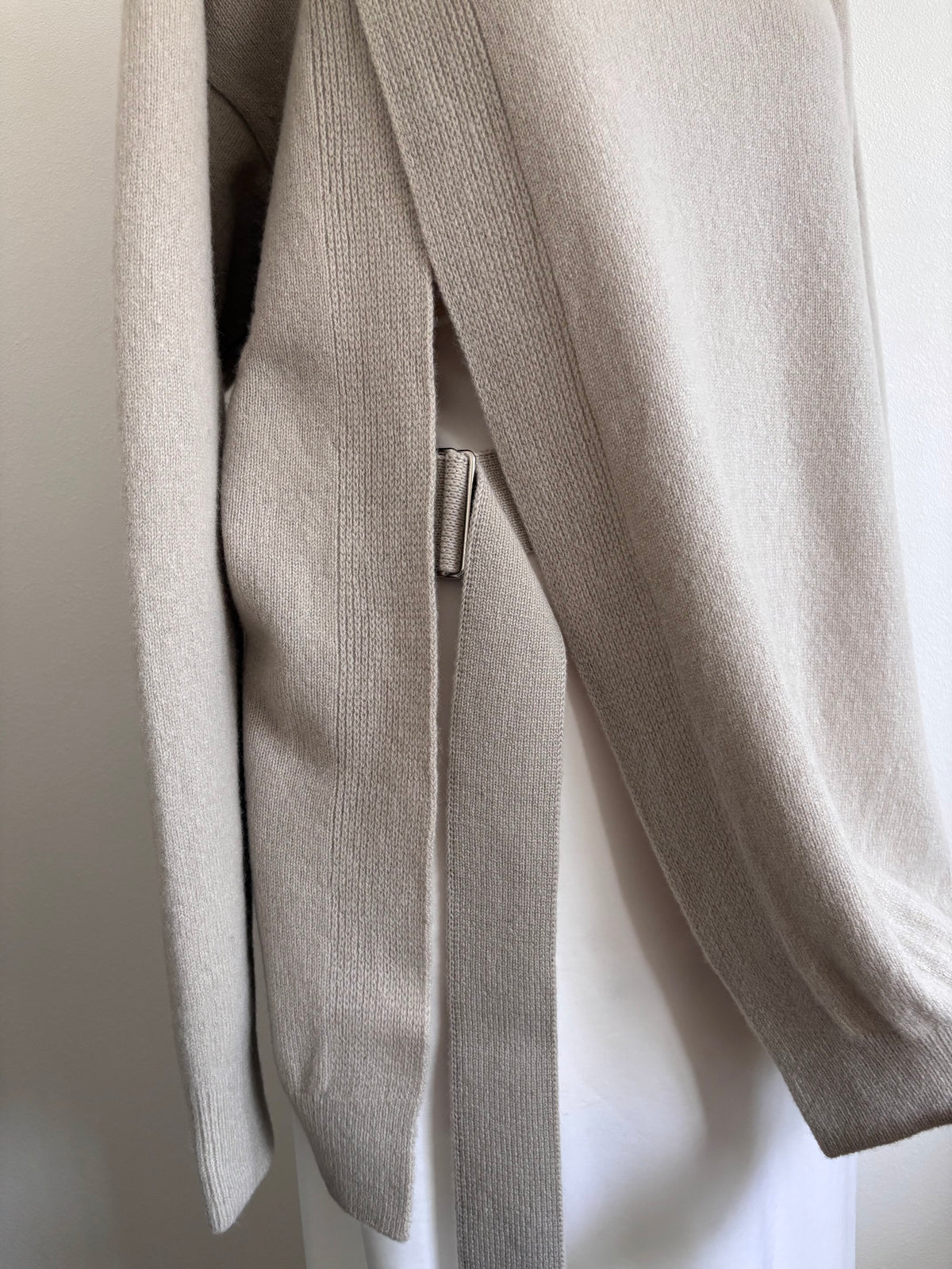OPEN-DETAIL SWEATER