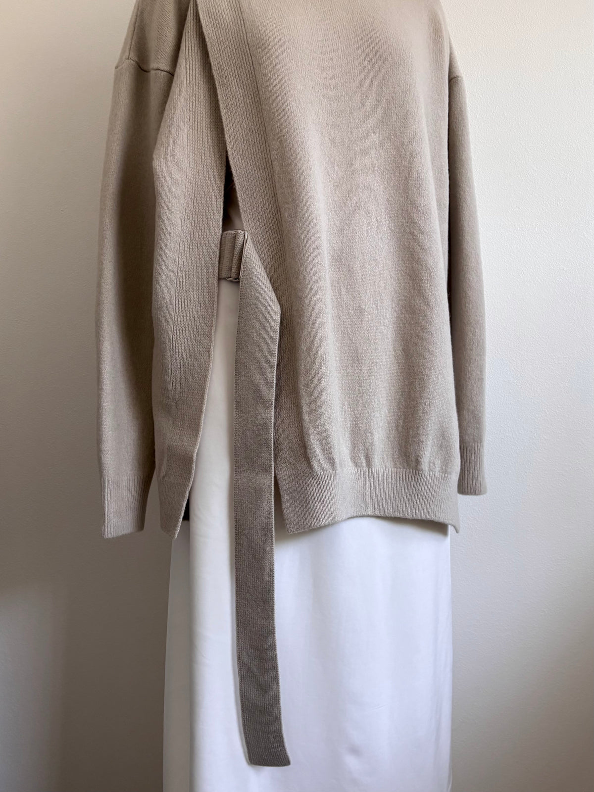 OPEN-DETAIL SWEATER