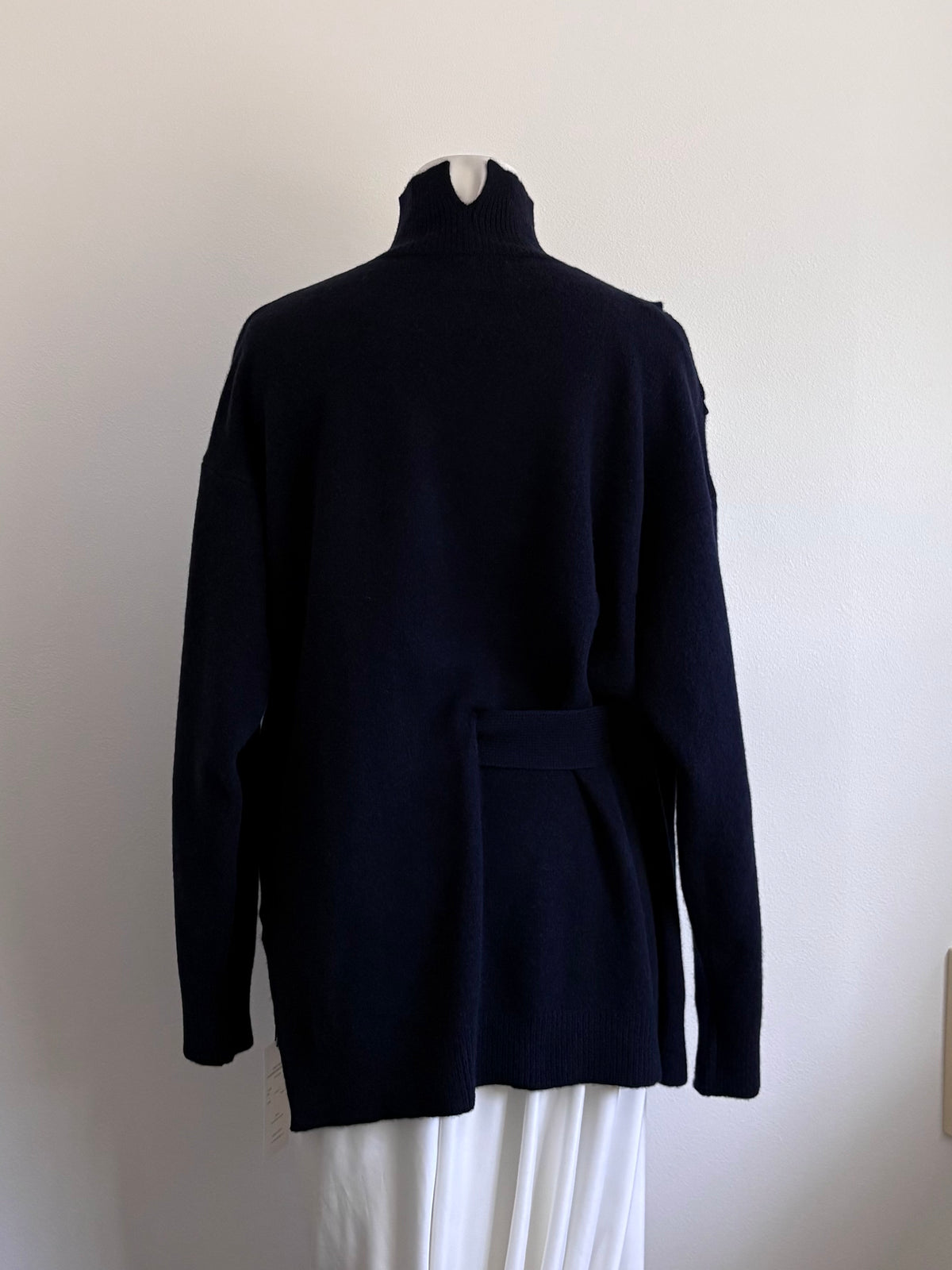 OPEN-DETAIL SWEATER