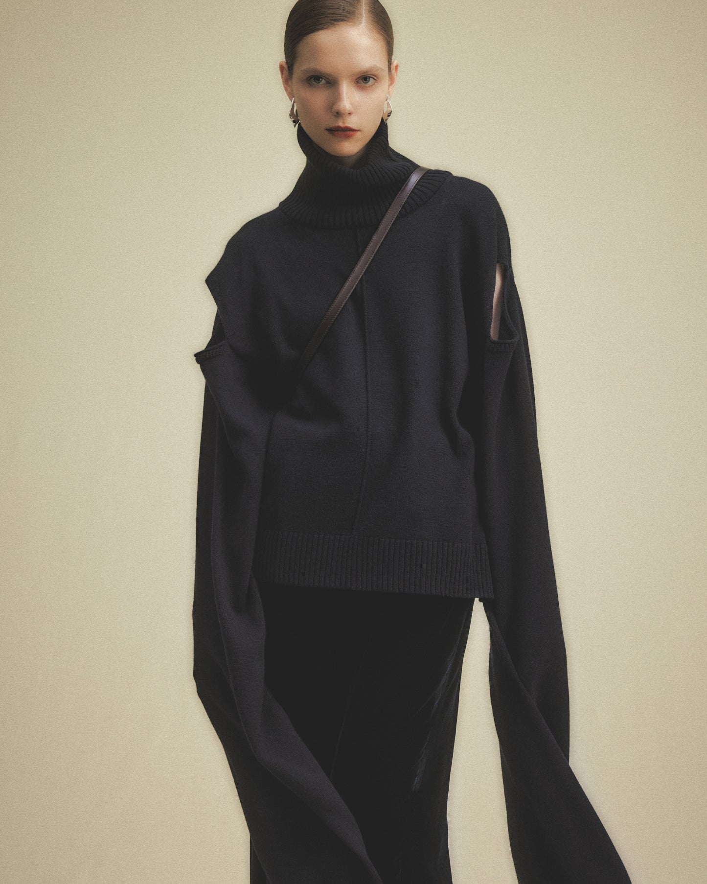 LONG SLEEVE TIED SWEATER